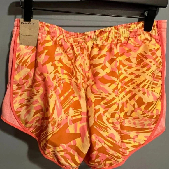 NWT Nike Girls' Dry Tempo Running Shorts (Color: Monarch) - Size Extra Large - Picture 3 of 8